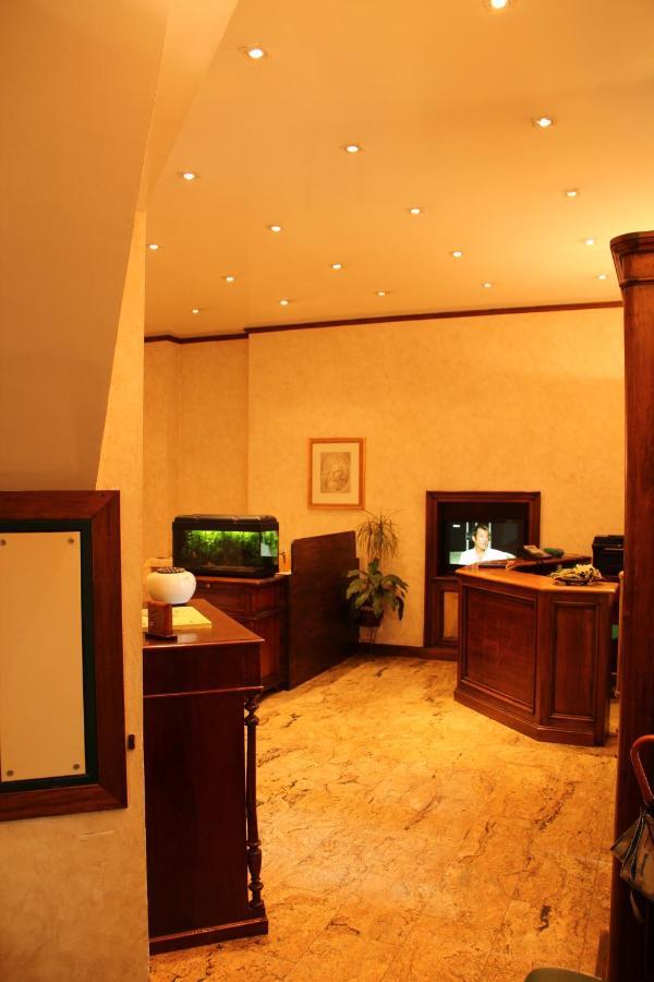 Hotel Valentino Centro Storico Орвието Екстериор снимка